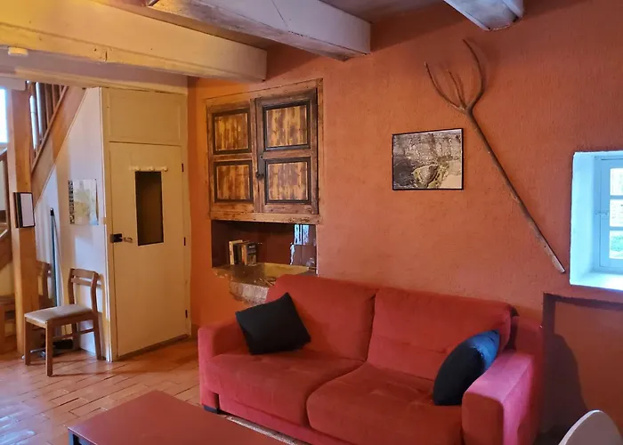 بيت للعطل La Cardabelle